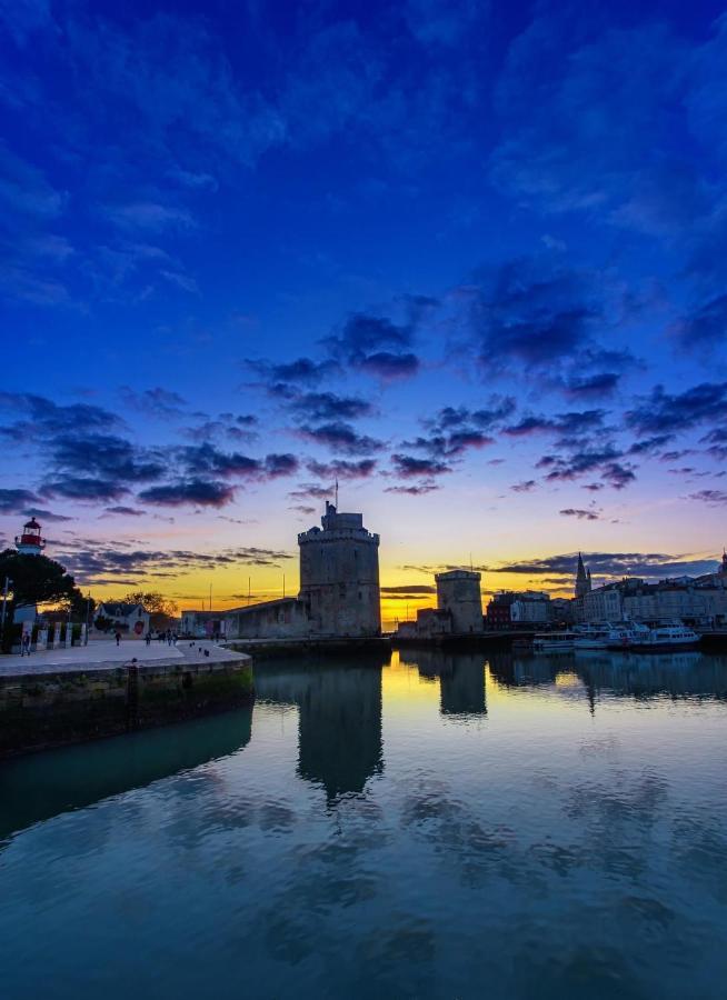 Charmant Cocon Iode Cosy Equipe, Baigne De Lumiere, Situe Au Coeur De La Rochelle A 1Min A Pied Du Marche Central Avec Tv Et Wifi Kültér fotó